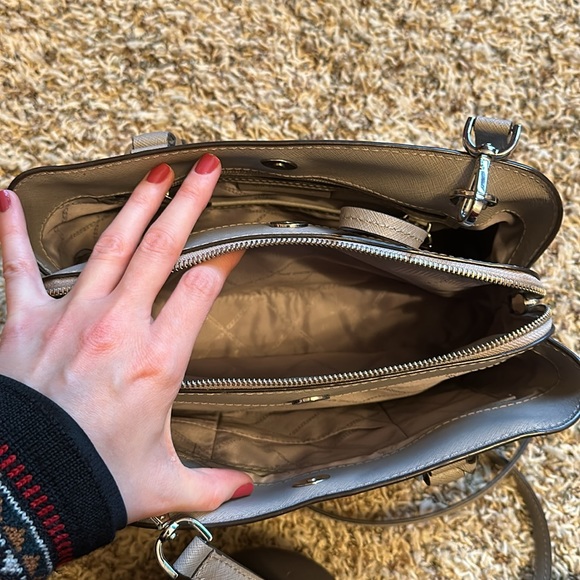 Michael Kors Savannah Crossbody - Picture 13 of 16